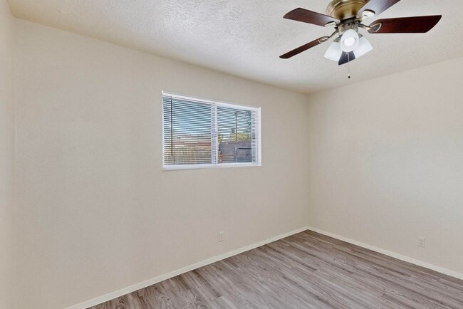 Building Photo - NE House 3/bd 1.75/ba 1/cg