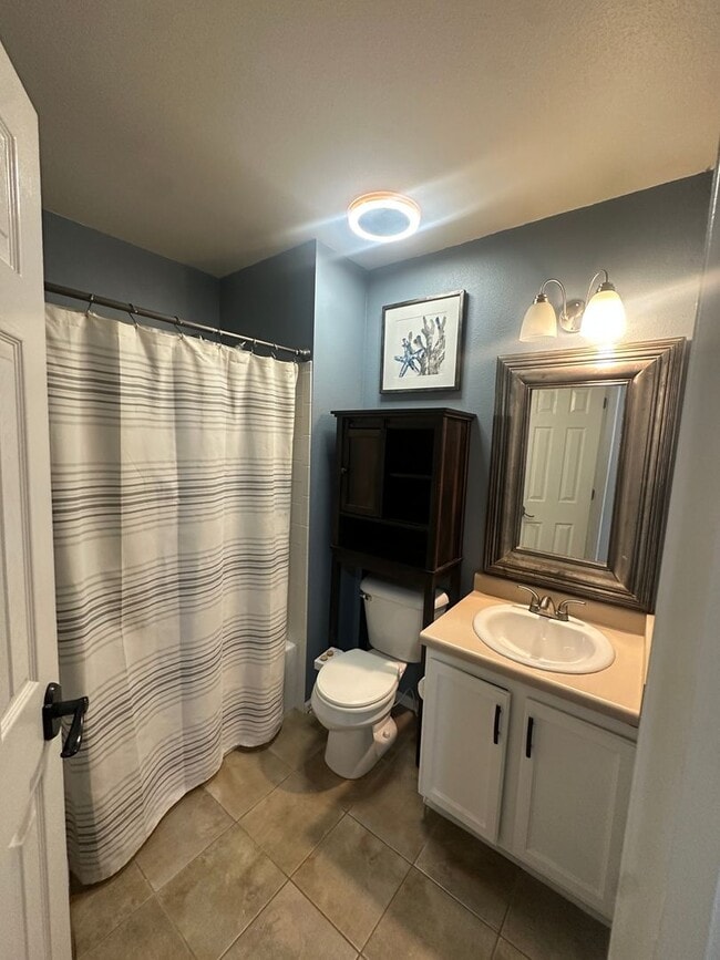 Building Photo - Move-In Ready 4-Bedroom Home in Stetson Hills with Fenced Yard