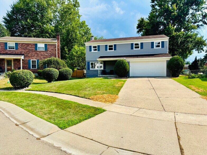 Primary Photo - 1886 Kingsway Ct