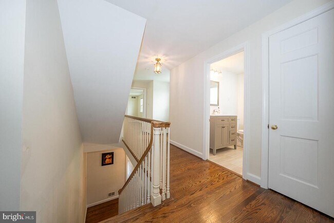 Building Photo - 538 Conestoga Rd