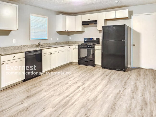 Building Photo - 10202 Hamilton Glen