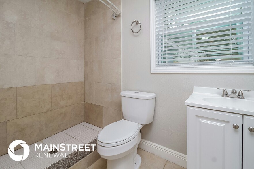 Building Photo - 759 Baywood Cir