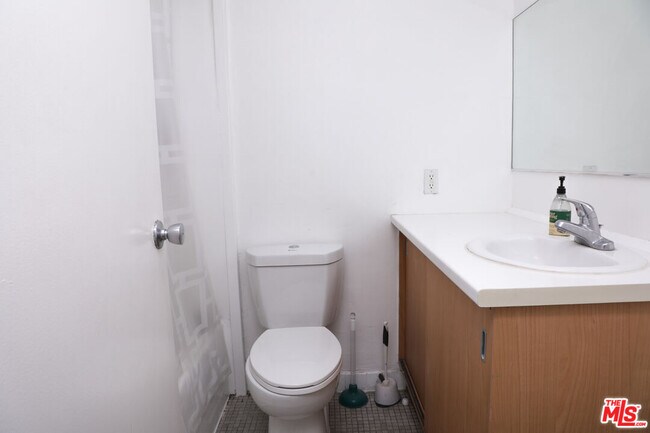 Building Photo - 750 Garland Ave