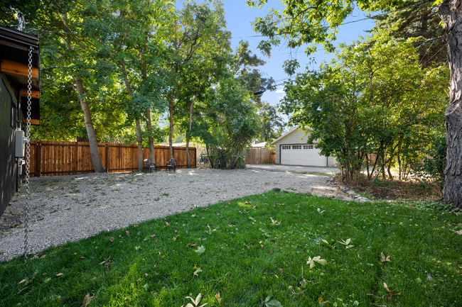 Building Photo - 943 N 7th St