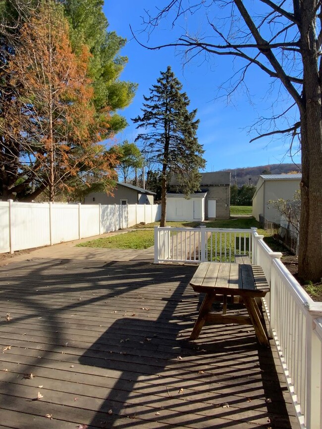 Building Photo - 135 Church Ave