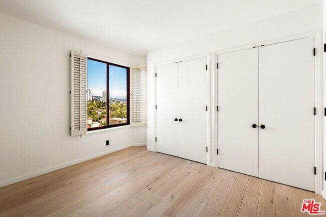 Building Photo - 10550 Wilshire Blvd