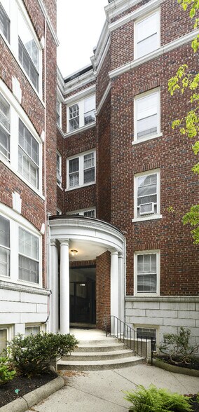Building Photo - 41 Bowdoin St