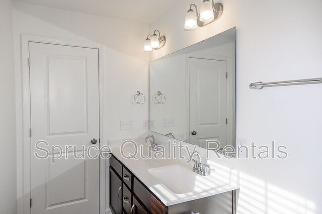 Building Photo - 1541 Mariners Ct