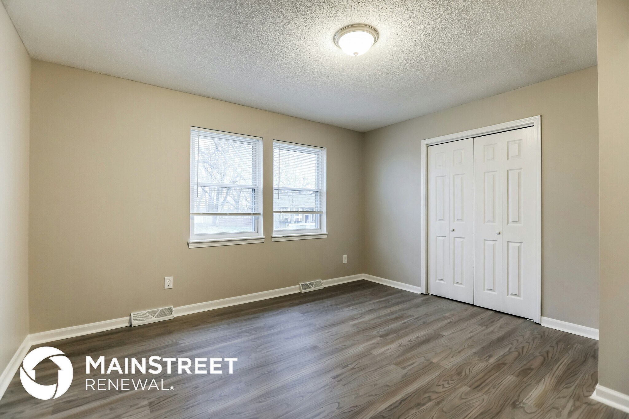 Building Photo - 11520 N Walnut St