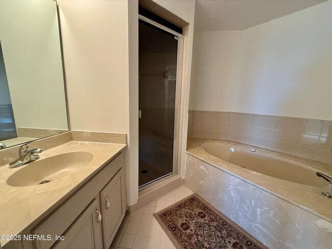 Building Photo - 2099 Winterbourne N