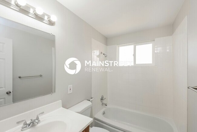 Building Photo - 4 Bedroom Pet-Friendly Home in DENVER, CO ...