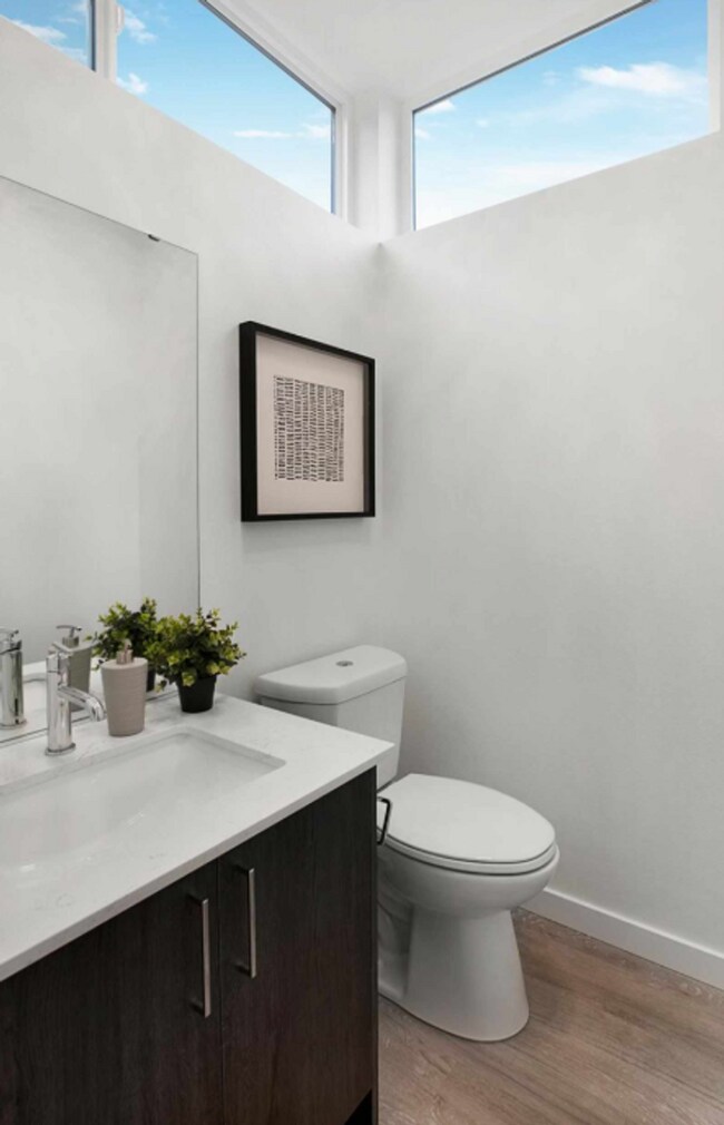 Building Photo - Modern Wallingford/Fremont Home with Rooftop Views & Designer Finishes