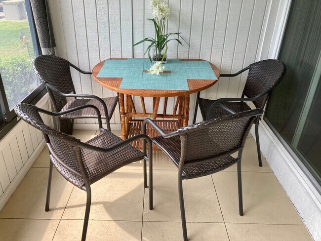 Building Photo - Experience the Ultimate Crystal River Getaway!