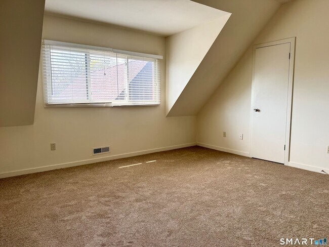 Building Photo - 112 Montoya Dr