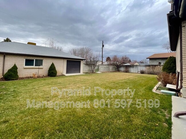 Building Photo - 8298 Harrison Cir