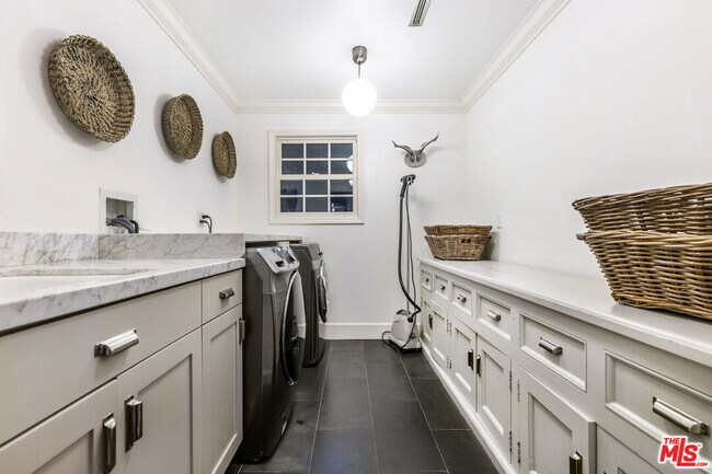 Building Photo - 163 Acari Dr