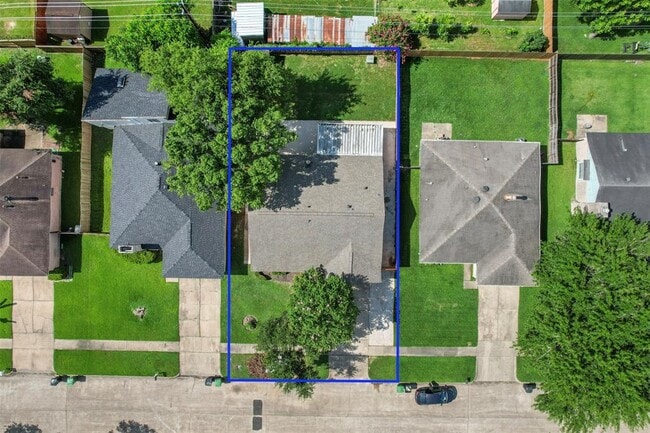 Building Photo - 6631 Villarreal Dr