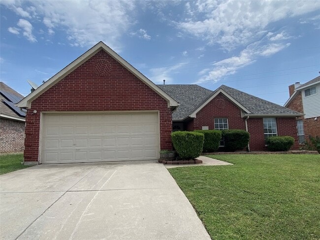 Primary Photo - 2324 Treyburn Ct