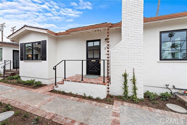 Building Photo - 350 Cliff Dr