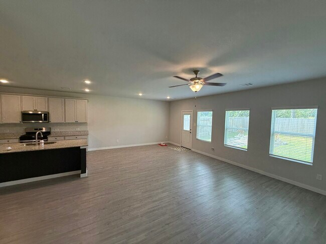 Building Photo - 25105 Pomegranate Pl