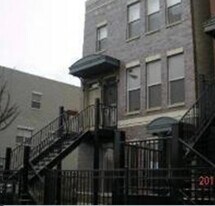 Building Photo - 2122 W Madison St