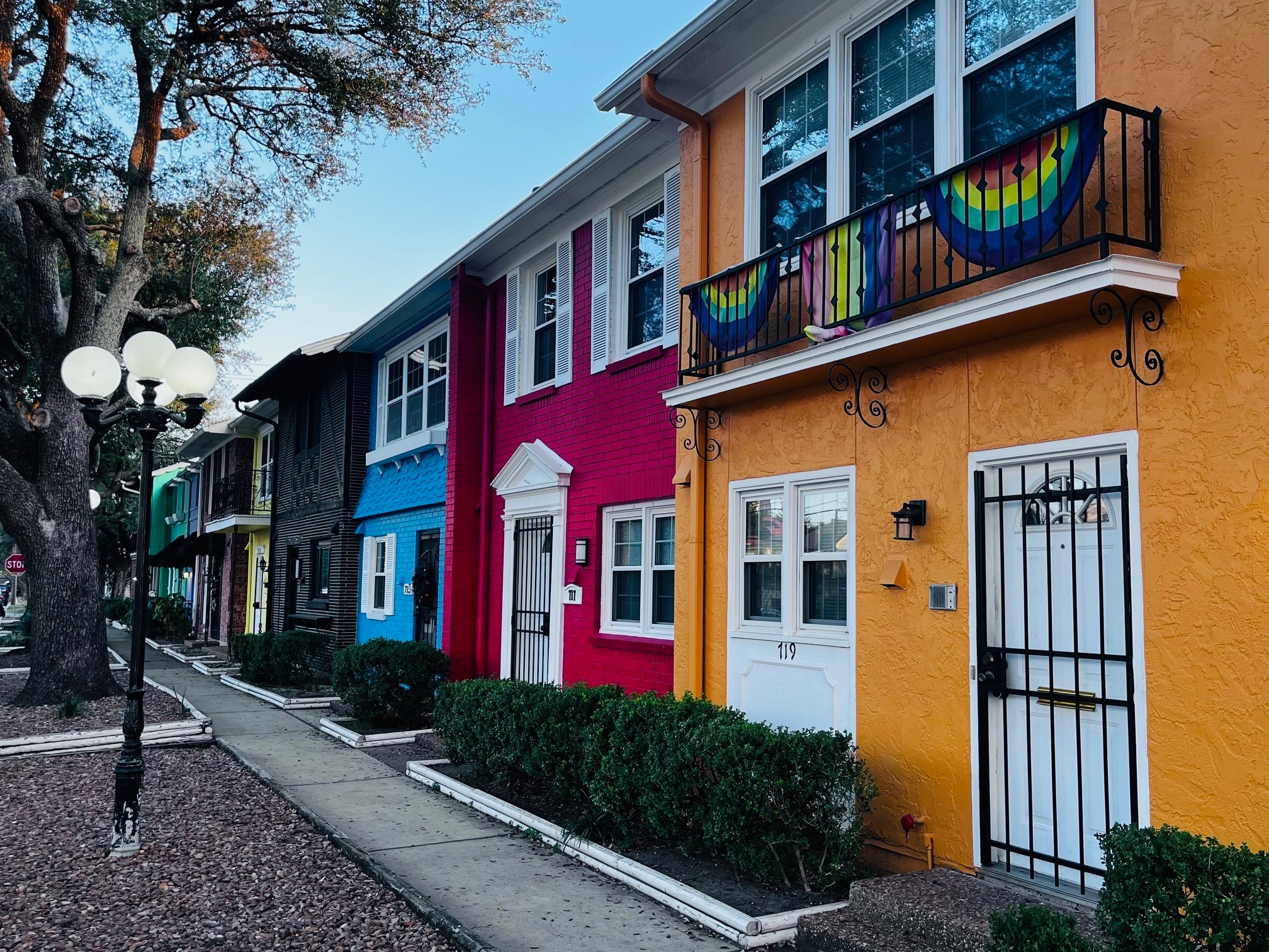 Building Photo - 405 W Drew St