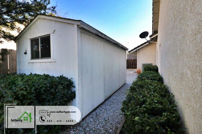 Building Photo - 2378 Castlewood Dr