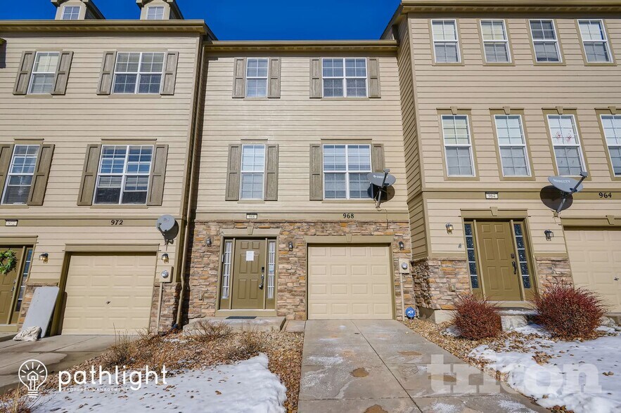 Building Photo - 968 Burning Bush Point