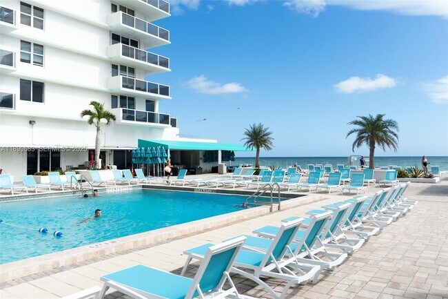 Building Photo - 3725 S Ocean Dr