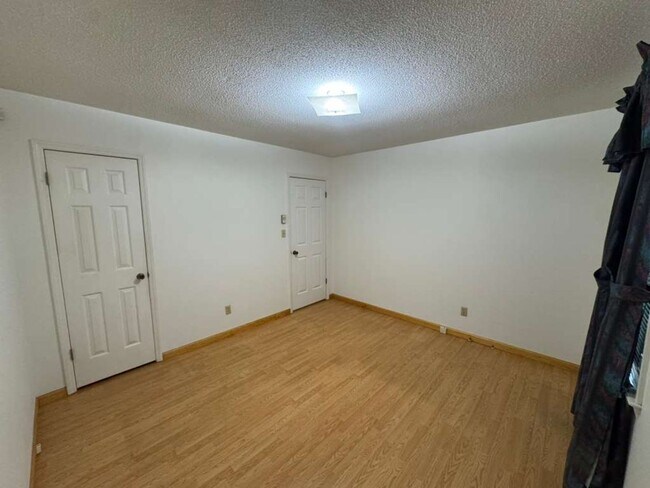Building Photo - 4221 Valley Cir