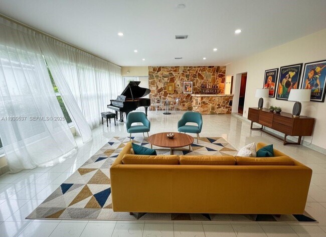 Building Photo - 40 SW 30th Rd