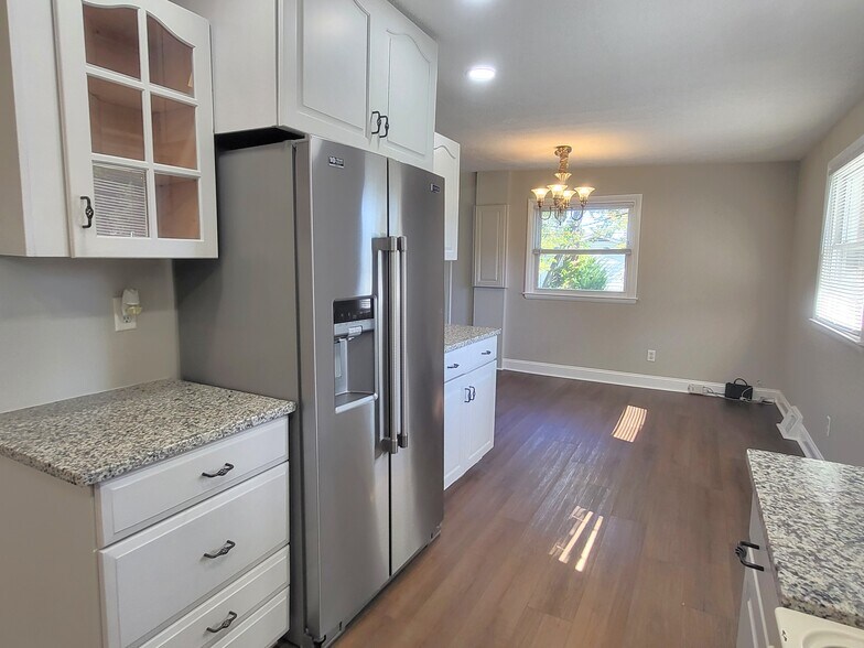 Kitchen view to Dining room - 1429 Virginia Ave