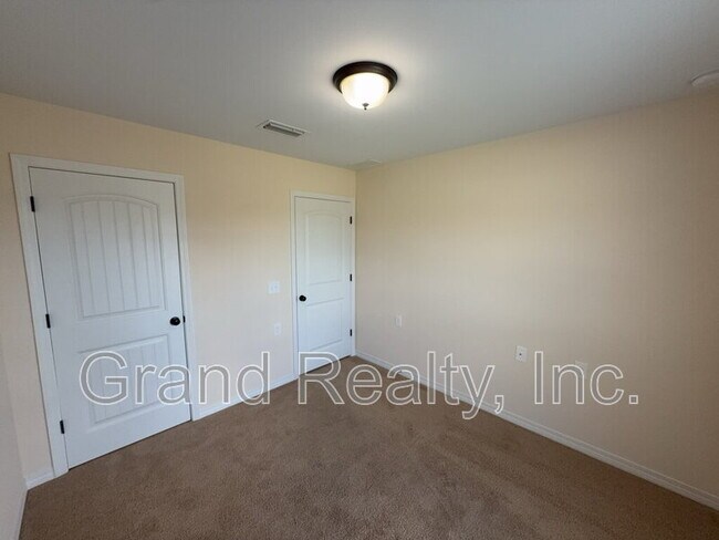 Building Photo - 5800 Glenby Ct