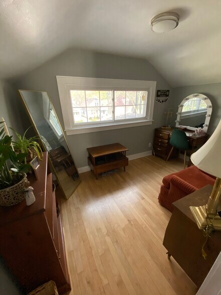 dressing room/den/office - 2360 N 69th St