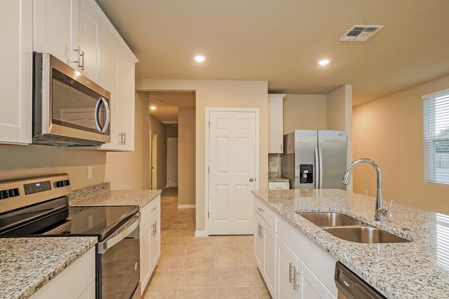 Building Photo - 5209 Stephs Field St