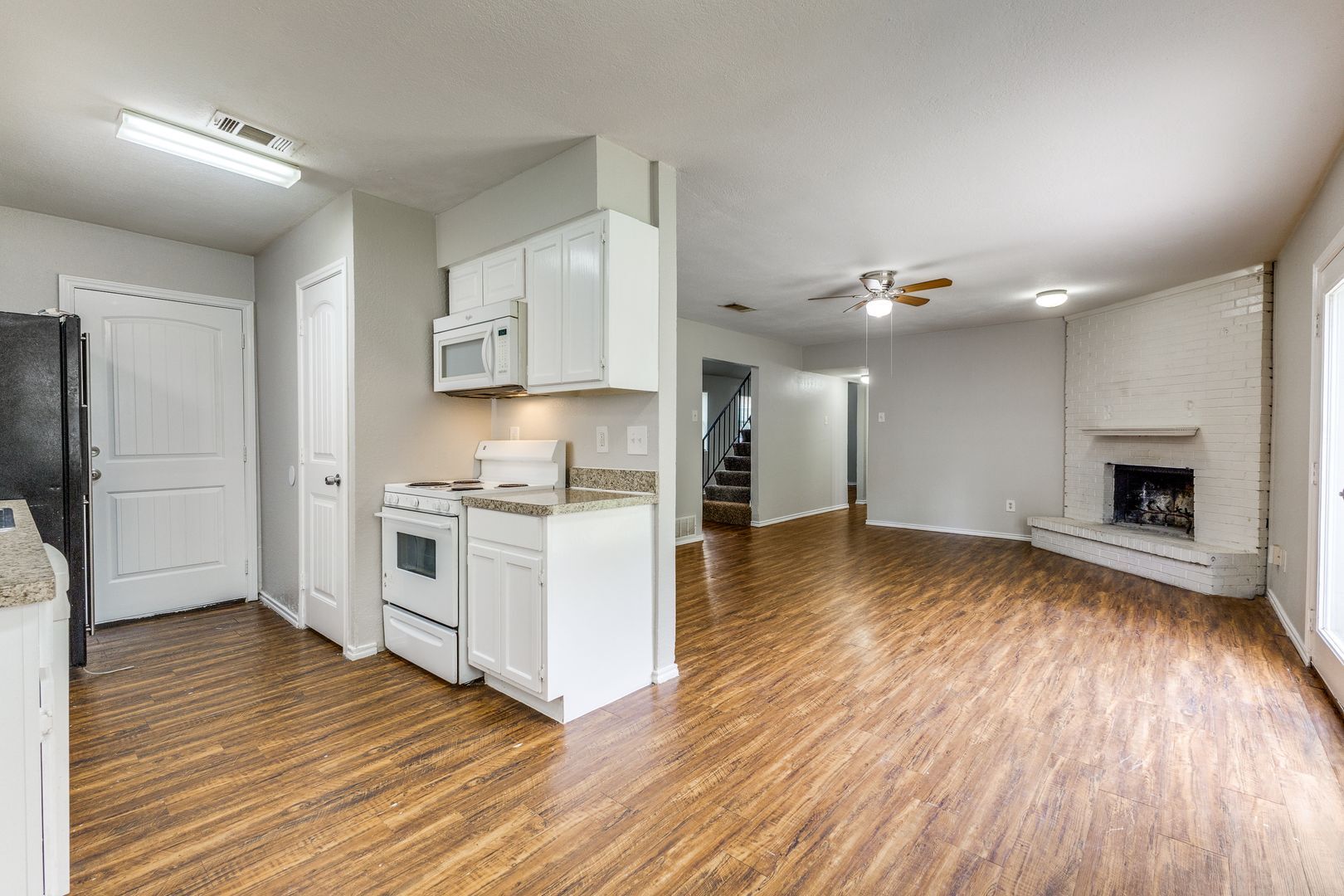 Building Photo - 12129 Spring Branch Dr