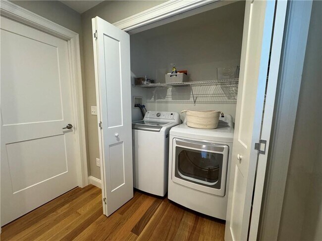 Building Photo - 25 Franklin Rd