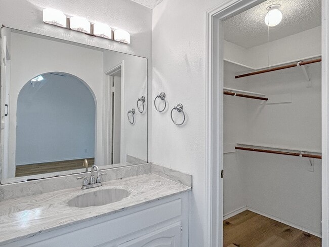 Building Photo - Inviting Northwest San Antonio Home - Fireplace, Office Flex, & Mature Trees