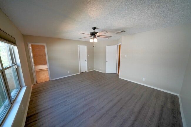 Building Photo - Wonderful Home in the Quiet Kingswood Heights Subdivision - Realtor Commission: $500