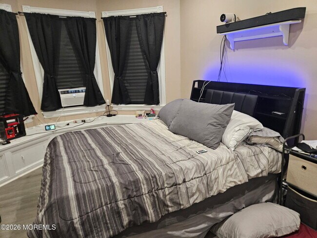 Building Photo - 11 Washington St