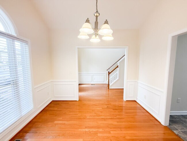 Building Photo - Classic 3 Bedroom Home In Knightdale!