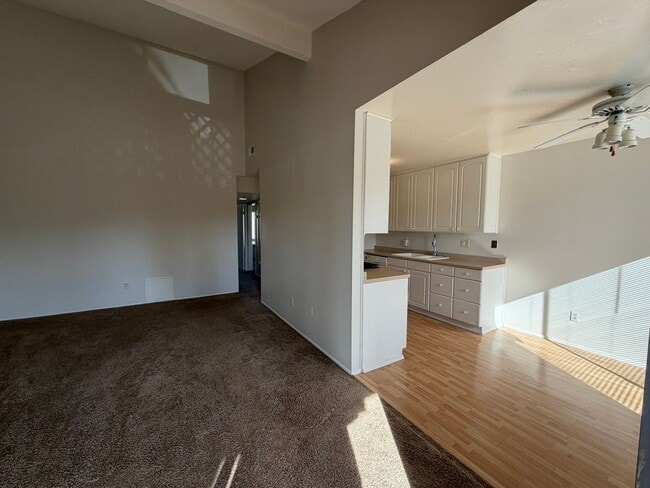 Building Photo - LA VETA MONTEREY COMPLEX ORANGE - 2 BEDROOM 2 BATH  $2,575