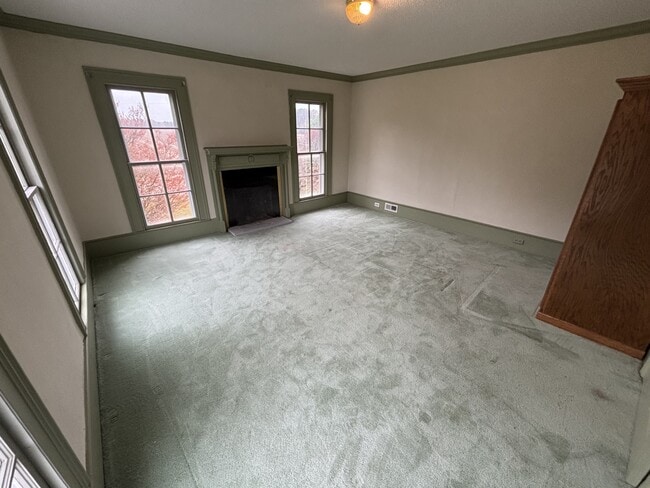 Building Photo - 800 Lennie Ln