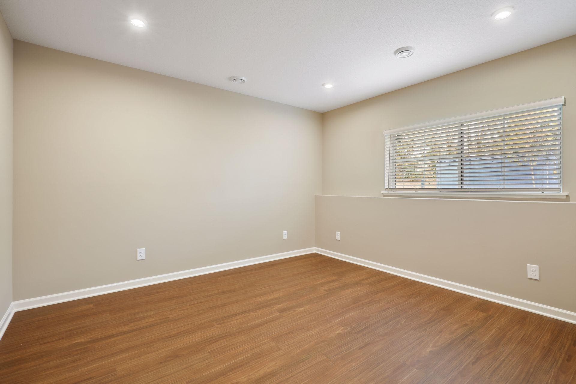 Building Photo - 6532 Joliet Ave S