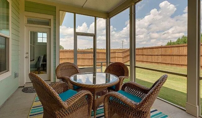 Building Photo - Available September  1st, Spacious 3BR/2BA Home in Desirable Simpsonville Location – Available Now!