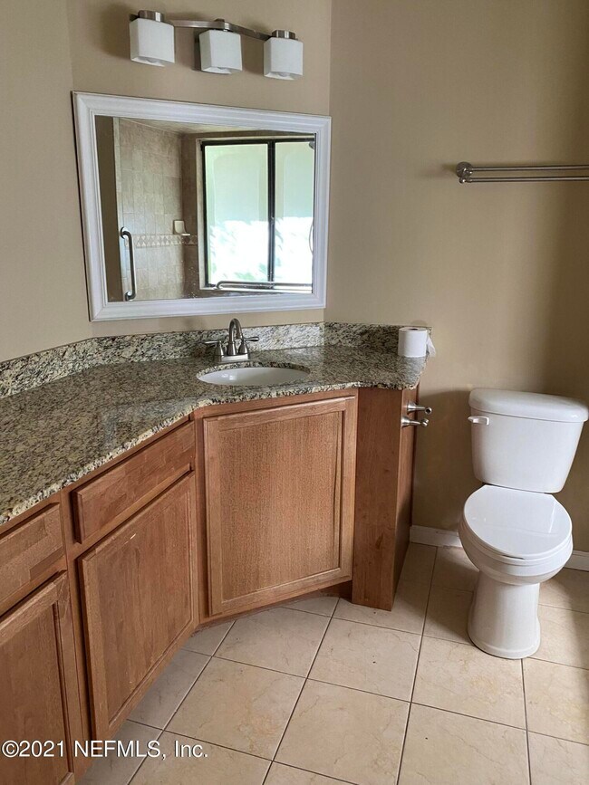 Building Photo - 4294 Tanglewilde Dr S