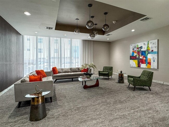 Building Photo - 9225 Collins Ave