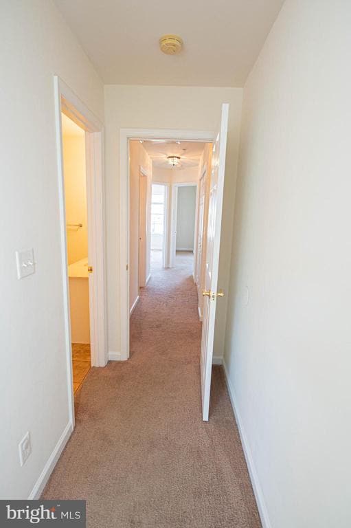 Building Photo - 420 Parkview Ct