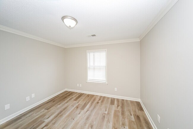 Building Photo - 6423 Cheyenne Dr