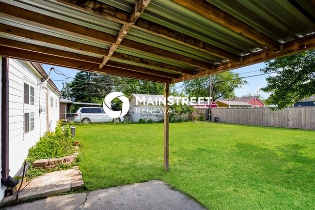 Building Photo - 3 Bedroom Pet-Friendly Home in Indianapolis, IN with Main Street Renewal